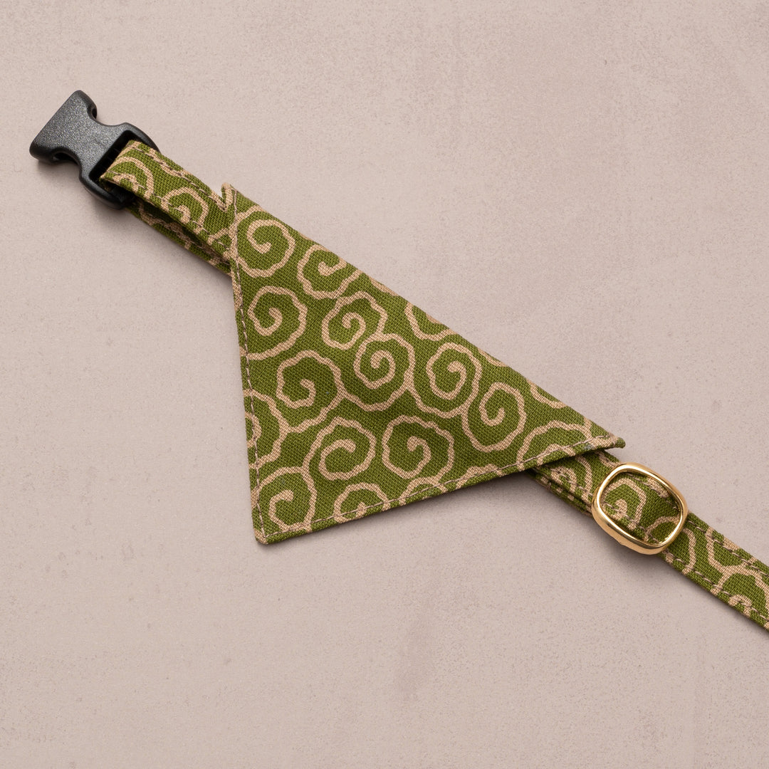 バンダナ付き猫首輪 唐草うずまき 緑