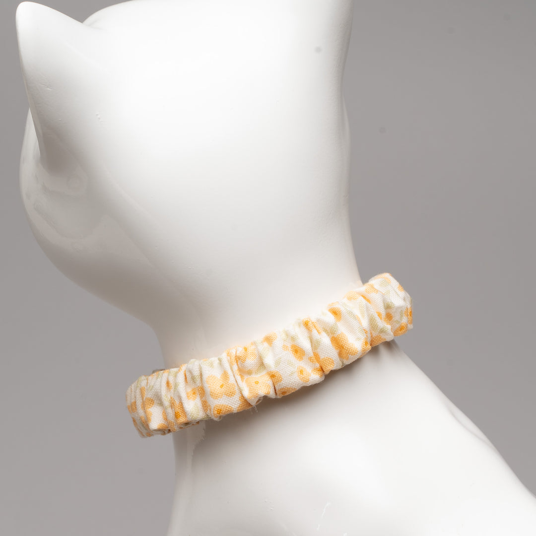 シュシュ猫首輪 moda コテージチャーム イエロー【限定モデル】