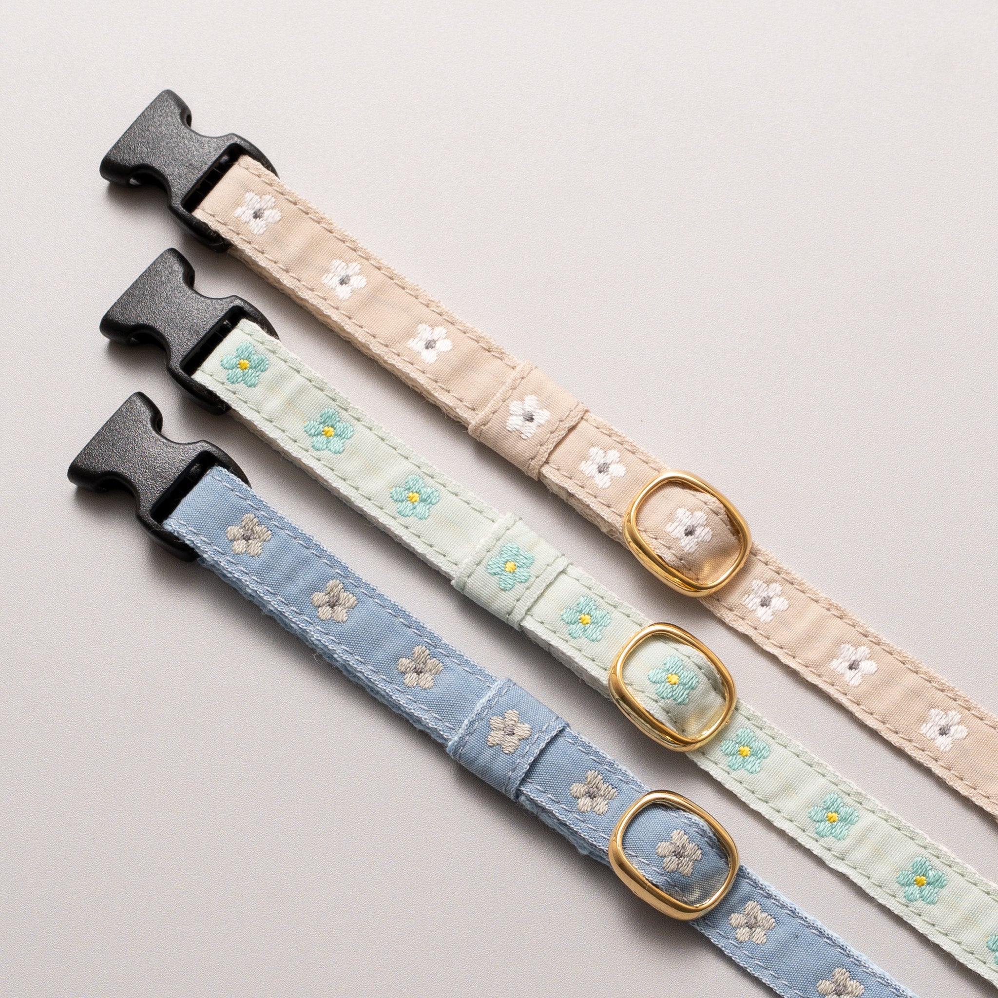 チロル猫首輪 Kafka デイジー 22くすみベージュ/ホワイト｜ぽぽねこ