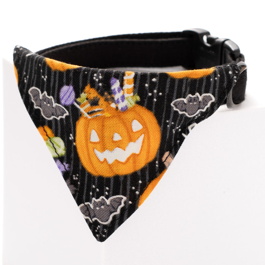 バンダナ付き猫首輪　ハロウィン　トリックオアトリート／ブラック（蓄光タイプ）