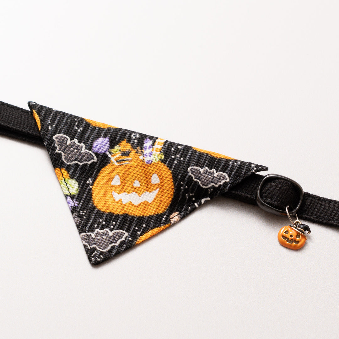 バンダナ付き猫首輪　ハロウィン　トリックオアトリート／ブラック（蓄光タイプ）