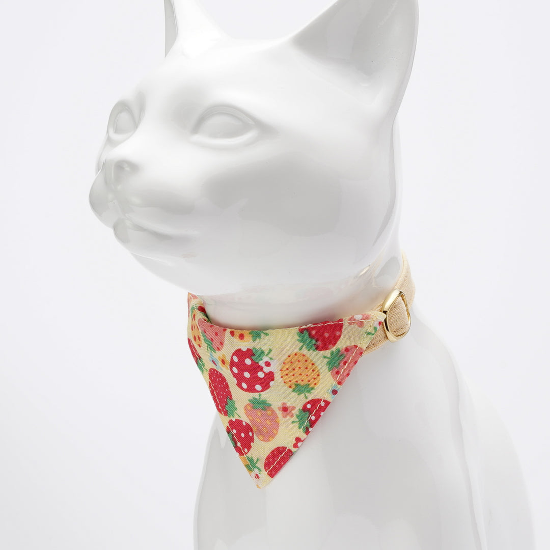 バンダナ付き猫首輪　いちご　イエロー×花葉